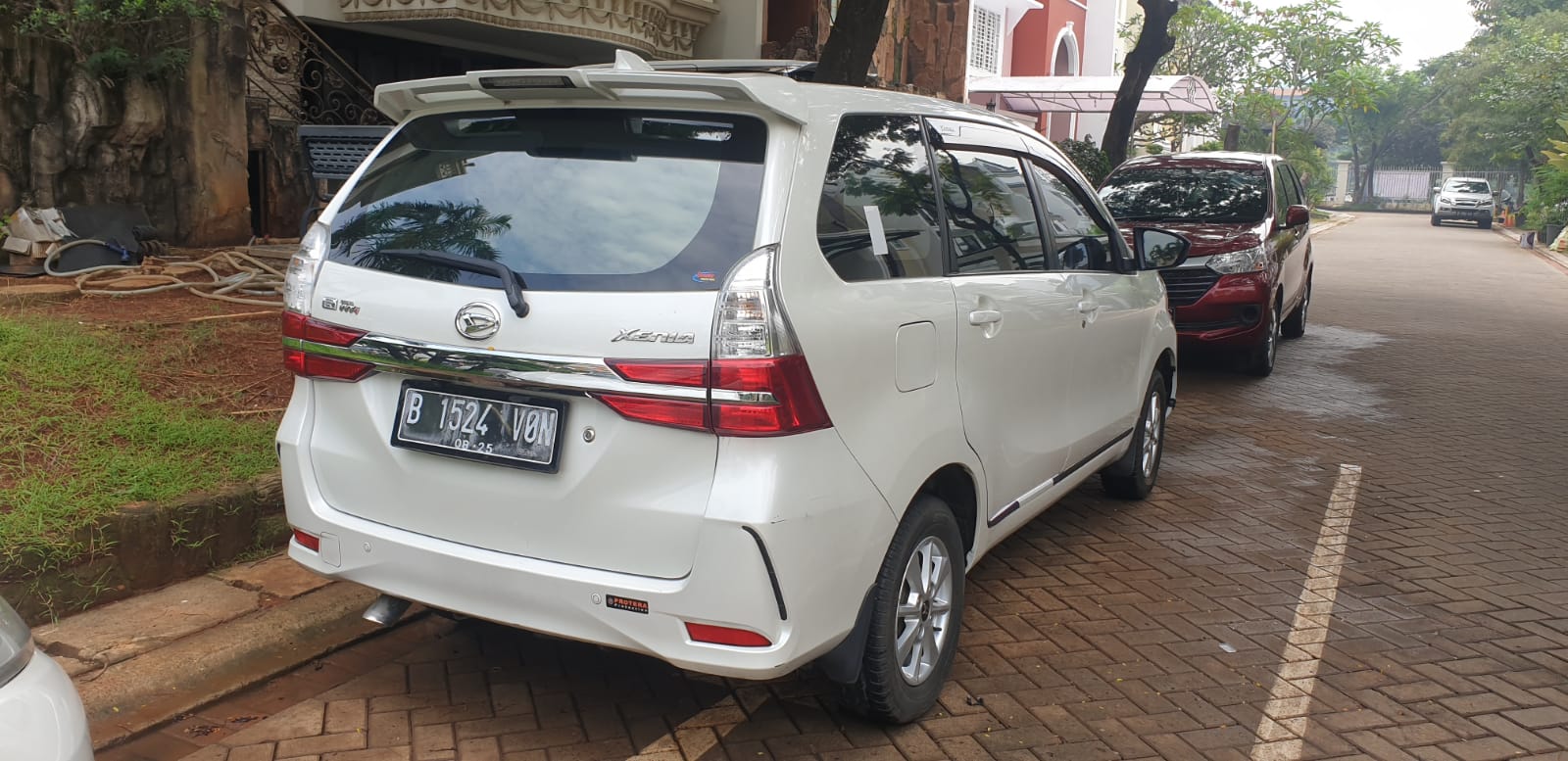 Daihatsu Xenia R Matic Tahun 2020 3