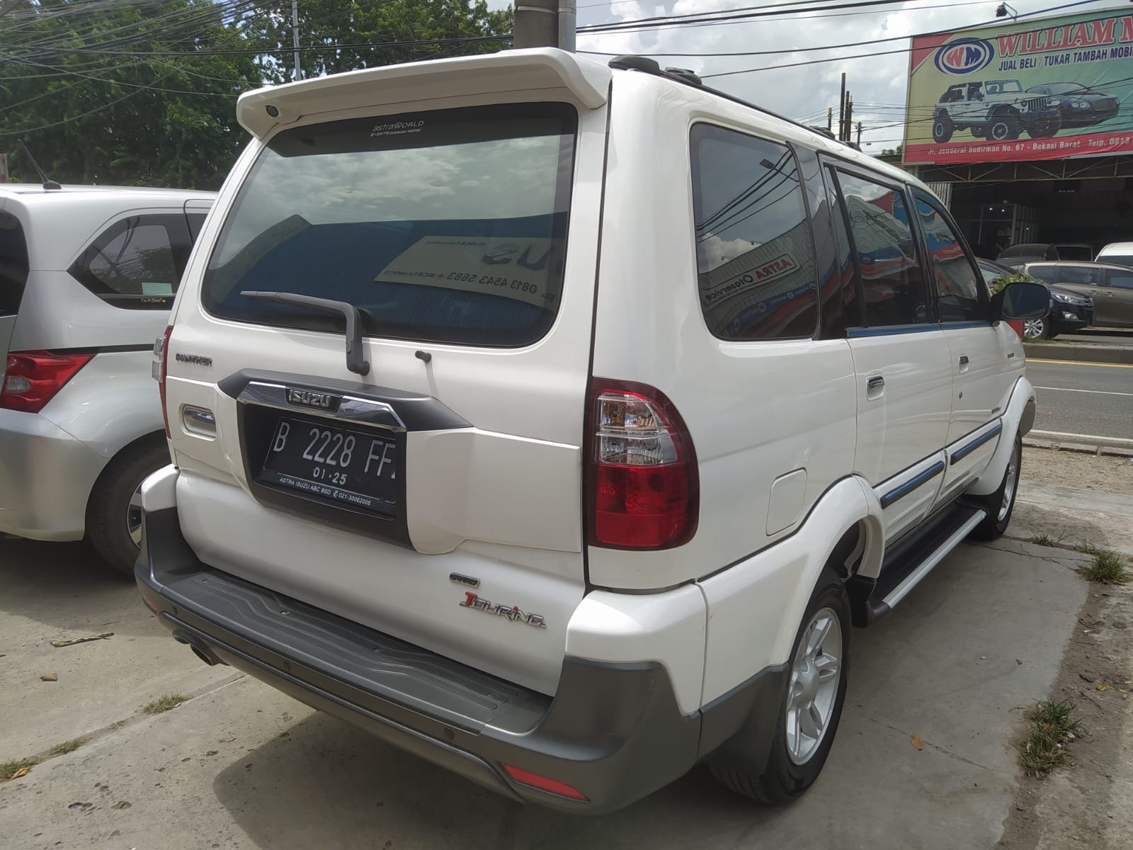 Isuzu Panther Grand Touring 2.5 solar Manual 3