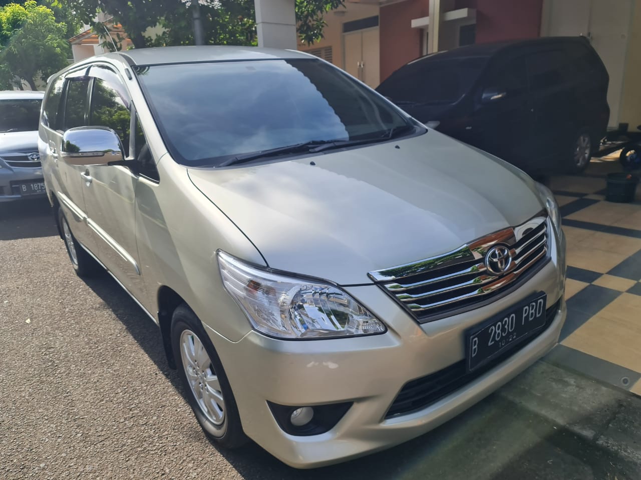 Toyota Innnova G Manual Tahun 2012 Diesel  2