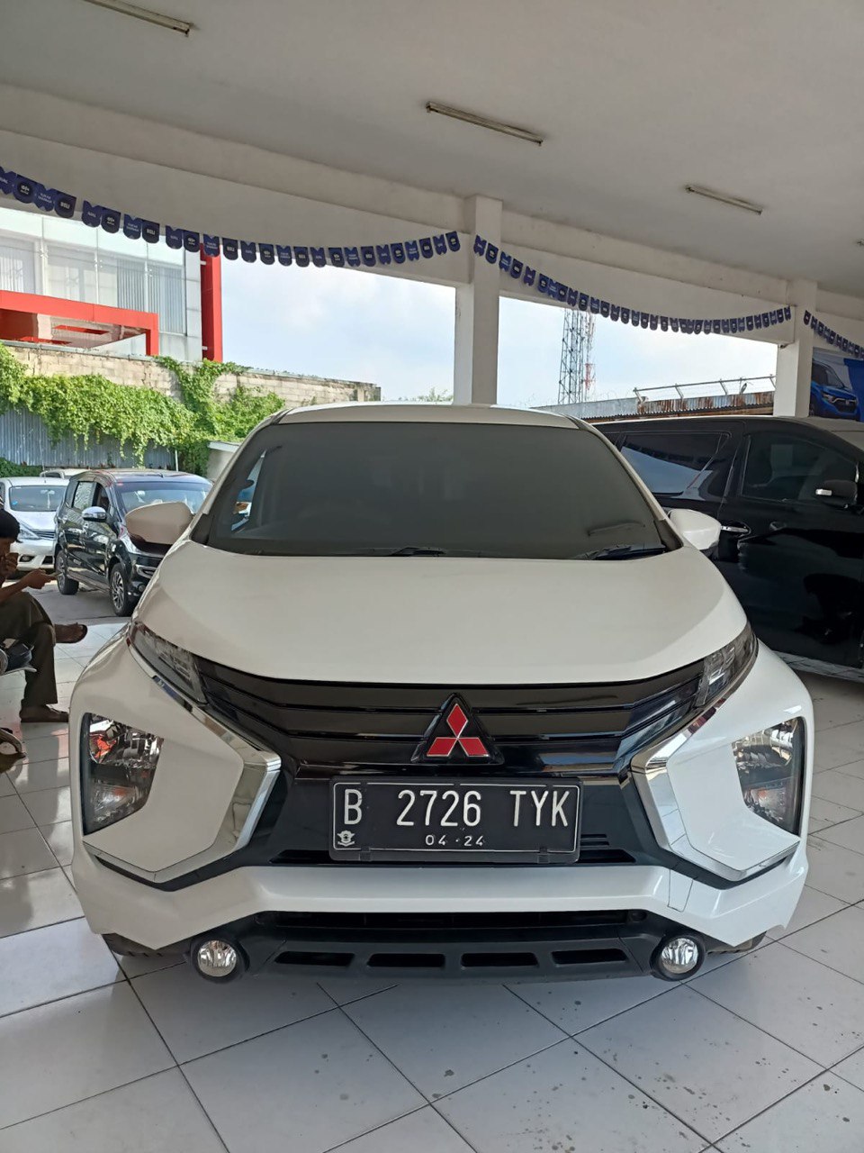 Mitsubishi Expander Exceed Matic 2019 Warna Putih Metalik