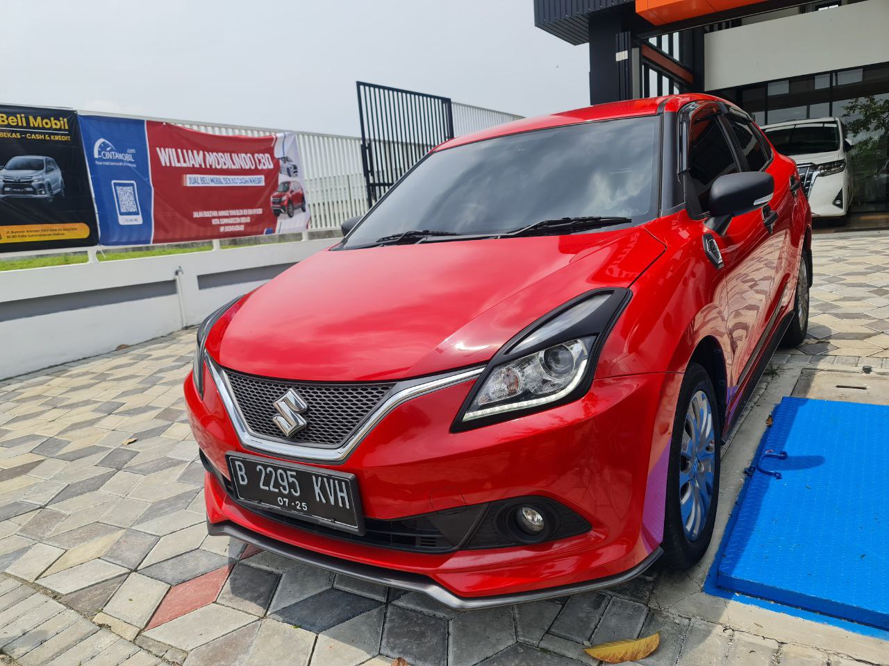 Suzuki Baleno Matic Tahun 2018 Warna Merah metalik kondisi Mulus Sangat Istimewa