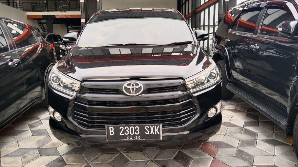 Toyota Innova Q Matic Tahun 2016 Warna Hitam Metalik kondisi Mulus Terawat Sangat istimewa Tangan pertama  