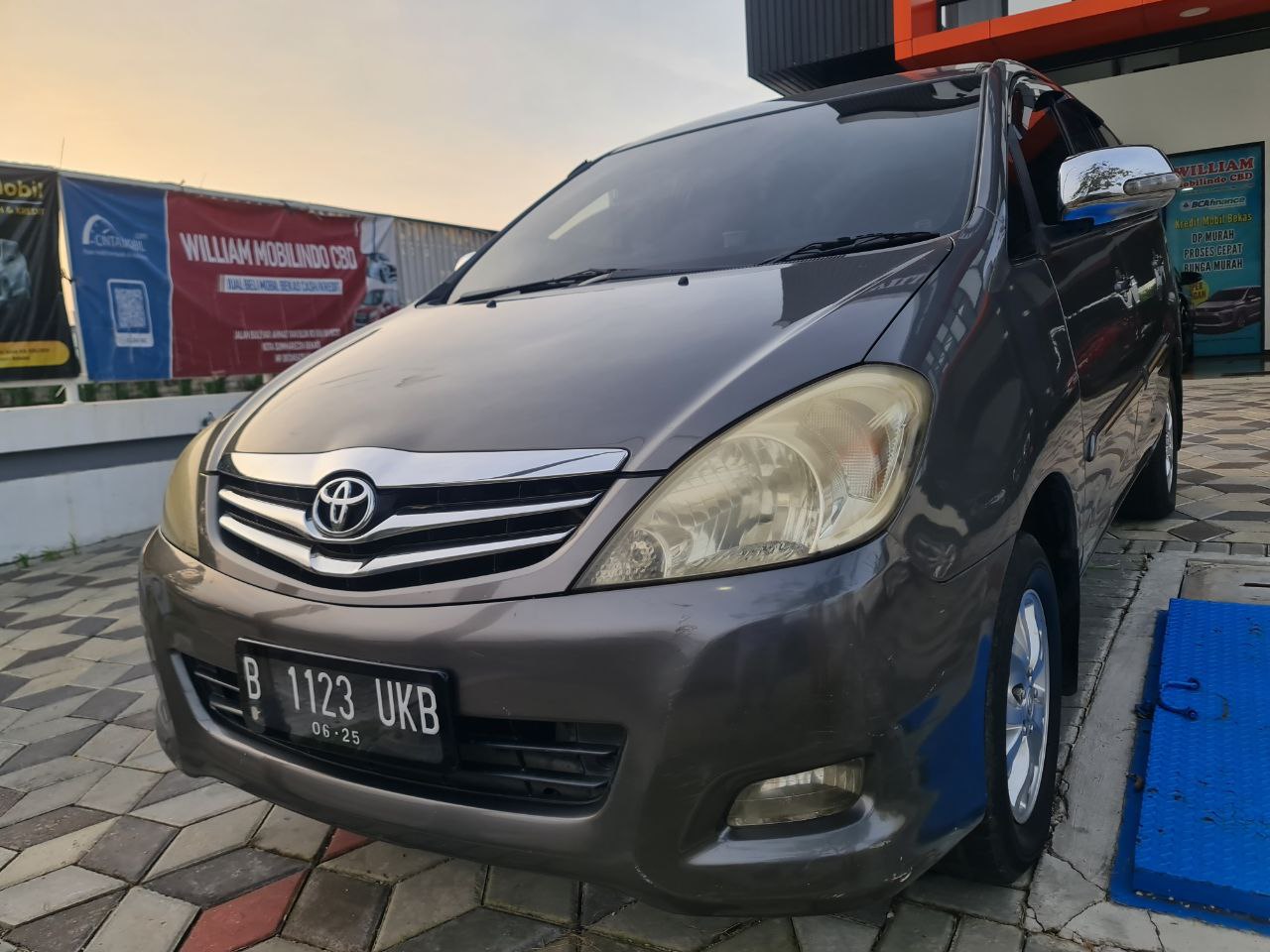 Toyota Innova G Manual Tahun 2010 Warna Abu2 metalik kondisi Mulus Terawat Sangat istimewa