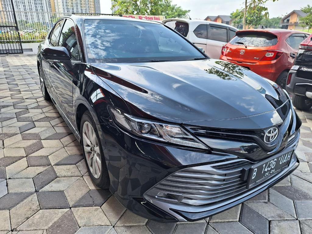 Toyota Camry 2.5 V Tahun 2019 Warna Hitam metalik kondisi Mulus Terawat DI JAMIN BAGUS