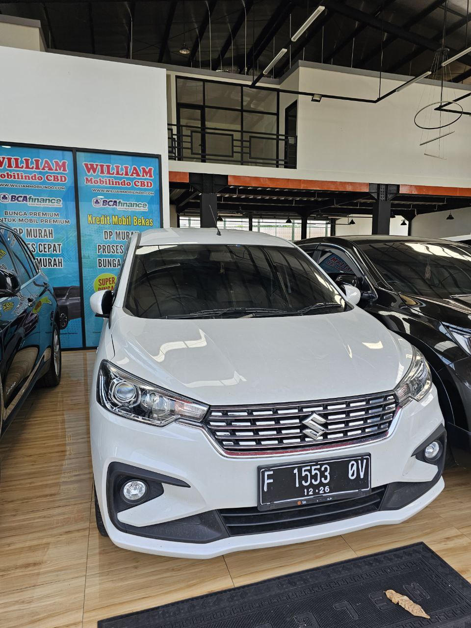 Suzuki Ertiga GL Matic Tahun 2021 warna Putih metalik kondisi Mulus Terawat