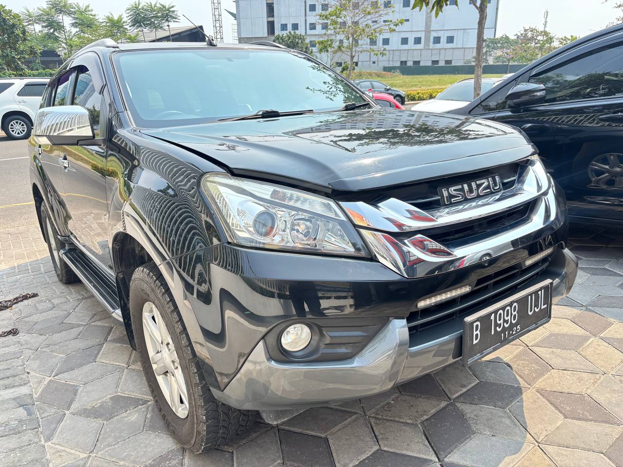 Isuzu MUX Diesel matic 2015 Kondisi Mulus Terawat Istimewa