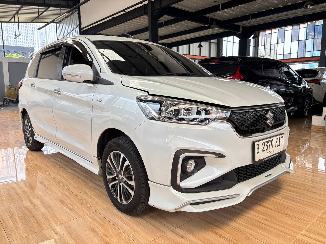 Suzuki Ertiga GX Hybrid Matic Tahun 2023 Kondisi Mulus Terawat Istimewa