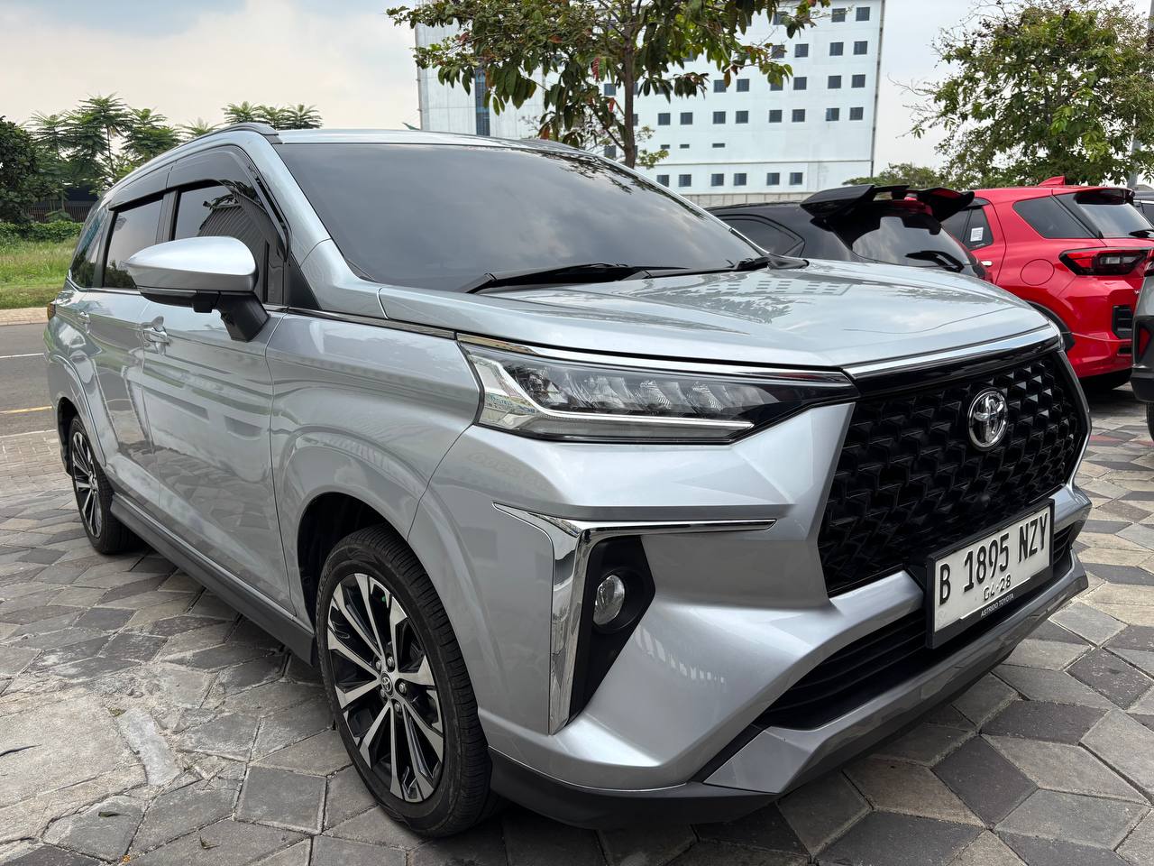 Toyota Veloz Q Matic Tahun 2023 Kondisi Mulus Terawat Istimewa