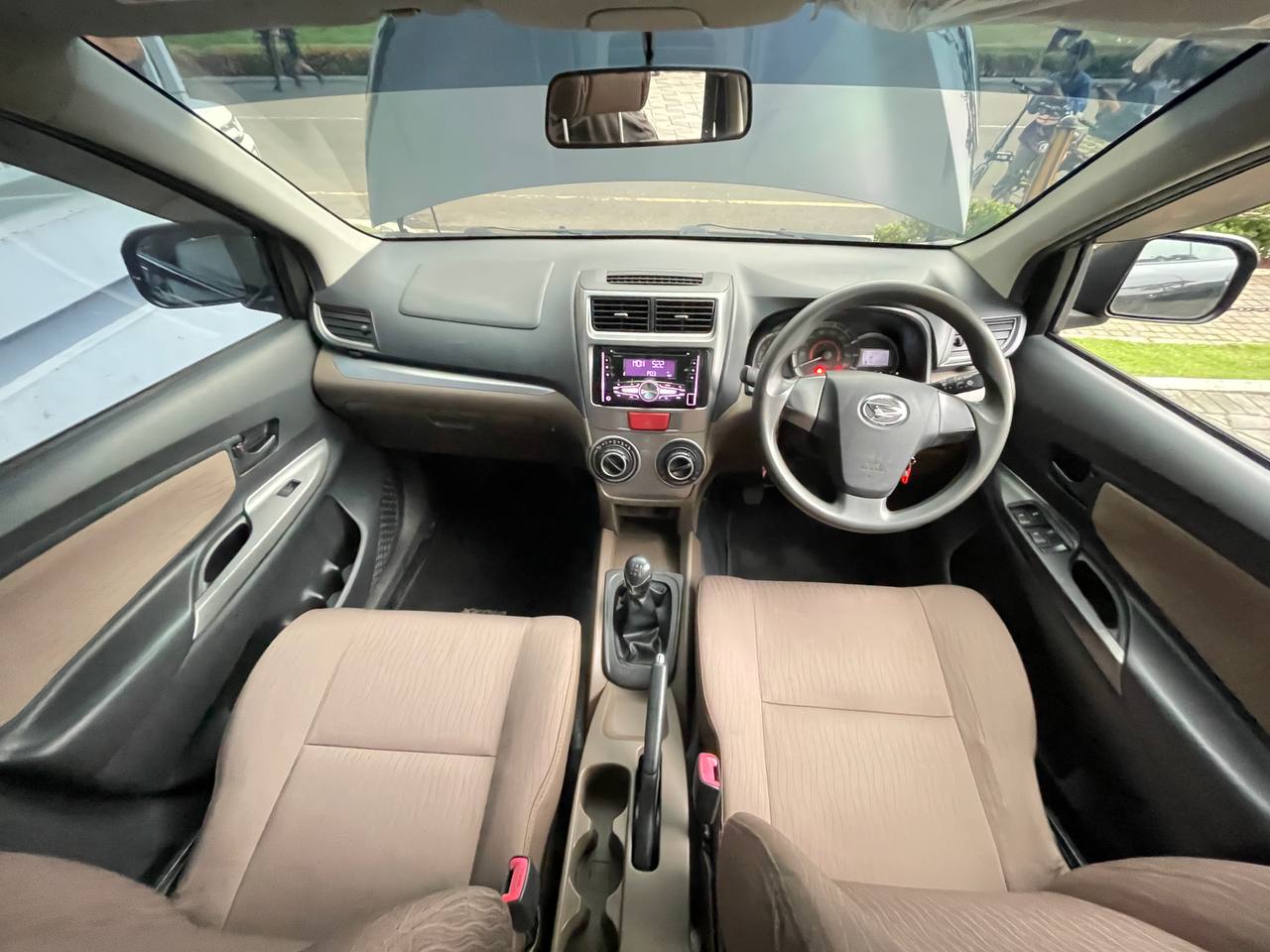Daihatsu Xenia R Manual Tahun 2016 Kondisi Istimewa 3