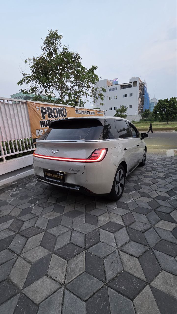 Wuling Cloud EV Matic Tahun 2025 NIK 2024 Kondisi Istimewa 5